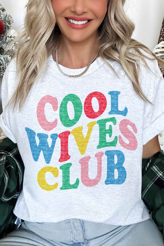COOL WIVES CLUB OVERSIZED GRAPHIC TEE